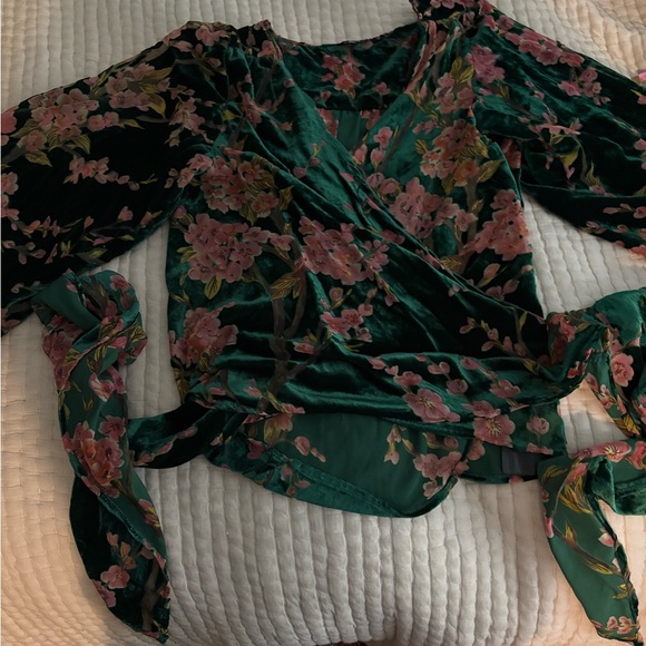 Buffalo David Bitton Tops - Buffalo Floral Velvet Wrap Top in Deep Green and Pink